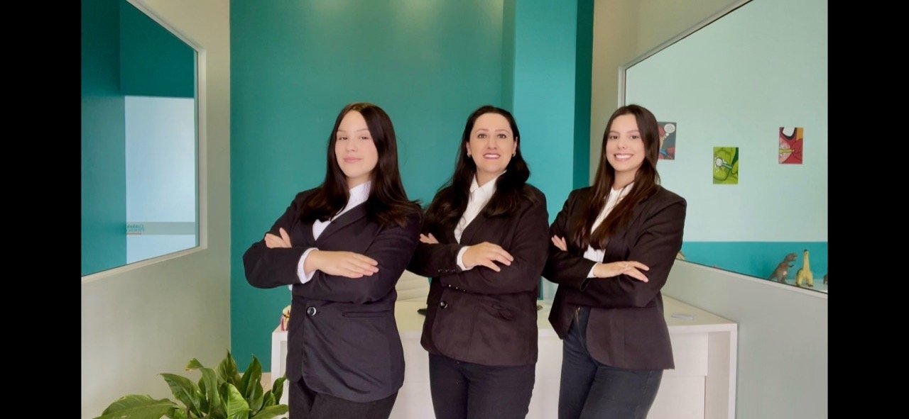 Ana, Ryanna e Laídi, equipe de atendimento da Odonto Samas